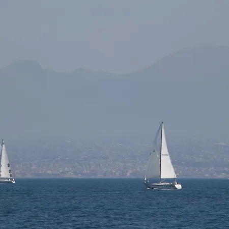 Pietra Salata נאפולי